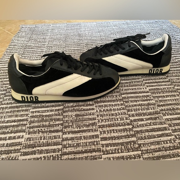 Dior Black/White Leather Diorun Sneakers Retails $1300 - Picture 1 of 13